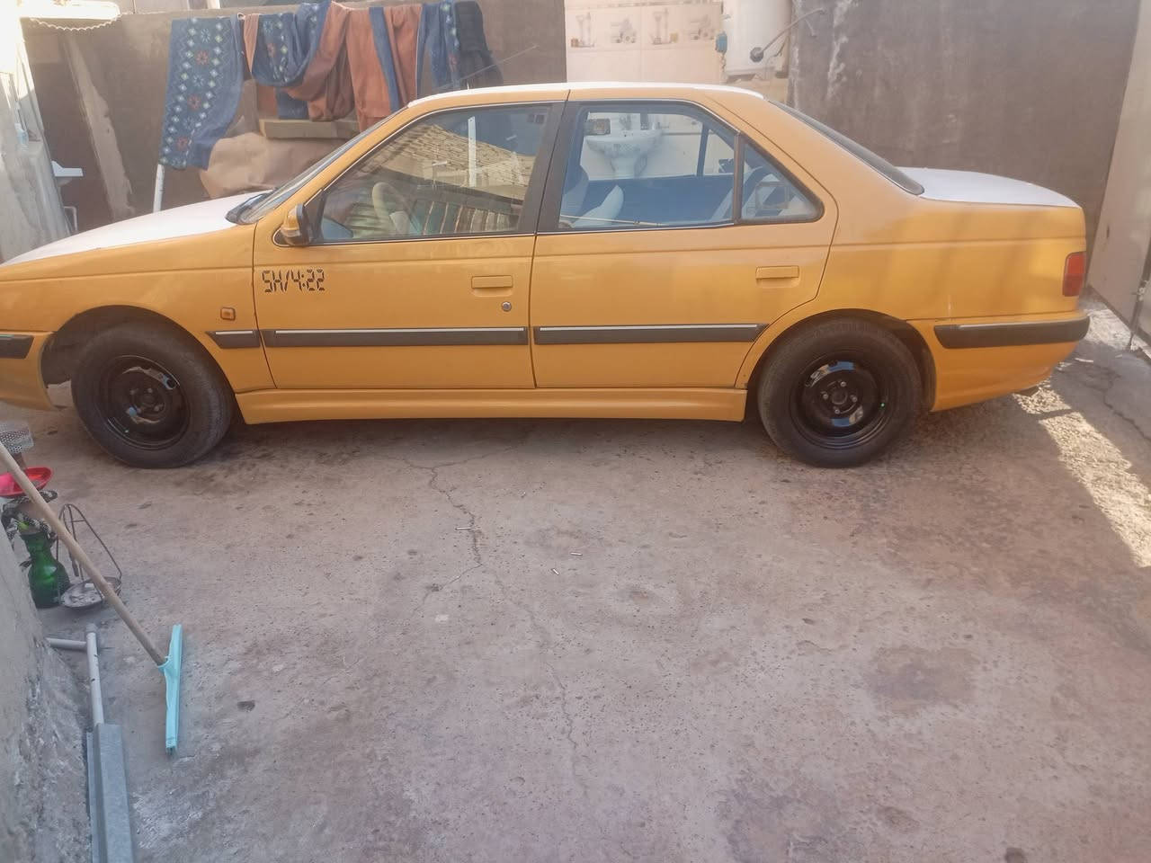 يالله سلام عليكم شباب بيجو بارص للبيع موديل 15 بغداد بسمي هيئه غرامات مصفره بيهه جاملغ ايمن فقط كير مكينه جدد  خير من الله صدر امامي خلفي جديد تخم تاير وتخم ويل جديد كهربائيات كله شغاله تدفع تبريد شغالات وخير من الله غرفته كما موضح كدامكم جديده مسجل وسماعات دمام يخبلن كيجاته كلهه شغاله  اليساره خير من الله #السعر43 وبيهه مجال العنوان بغداد البياع تقاطع درويش وهاذ رقمي *********** ولمو شراي ليتعبني السوك كلشي بي
