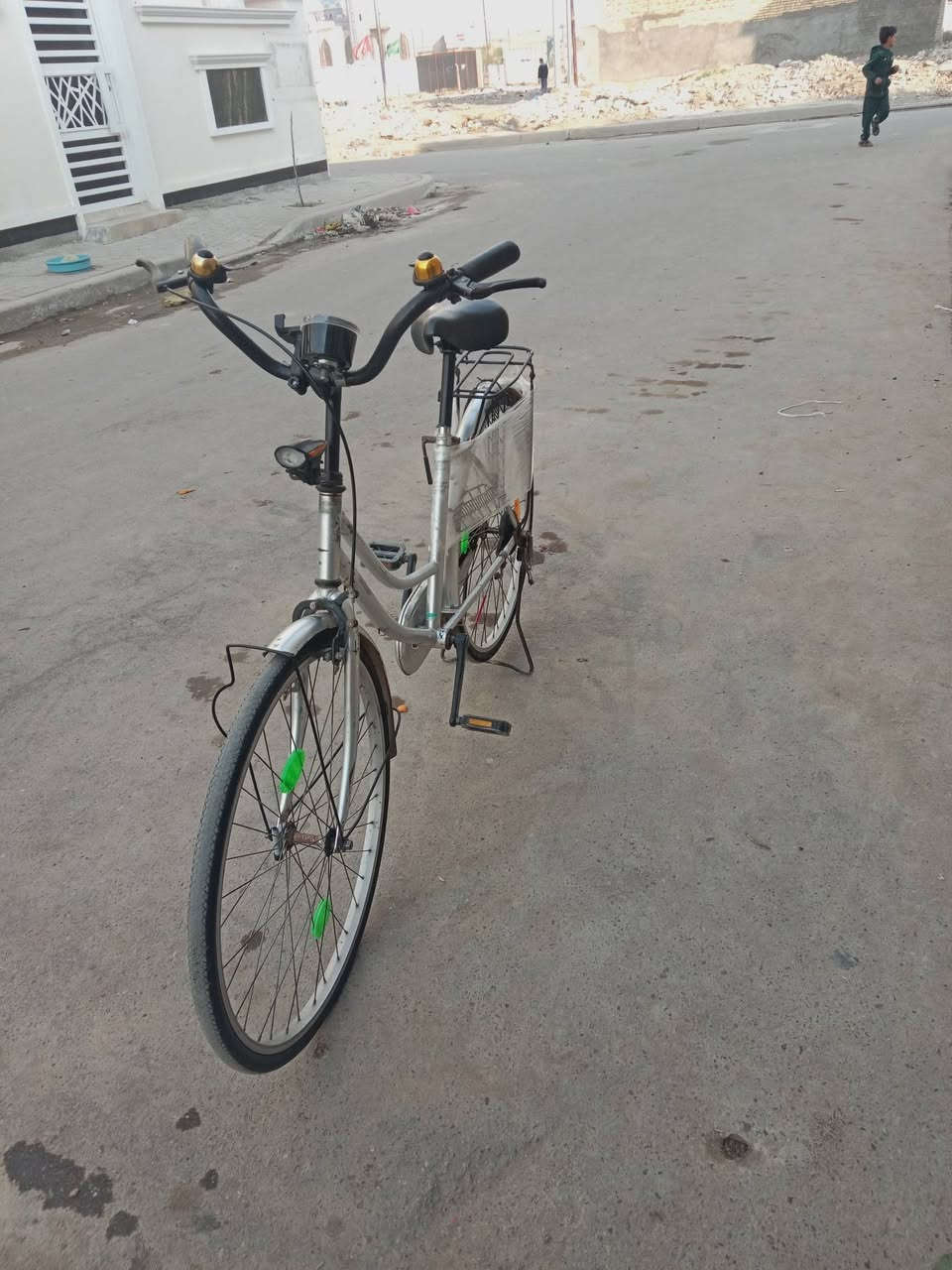 السلام عليكم بيسكل بناتي حجم 26 نضافه 80%ابيع معه الاغراض مكان بغداد الحسينية الراشدية رقم الاستفسار *********** سعر 80 وبي مجال
