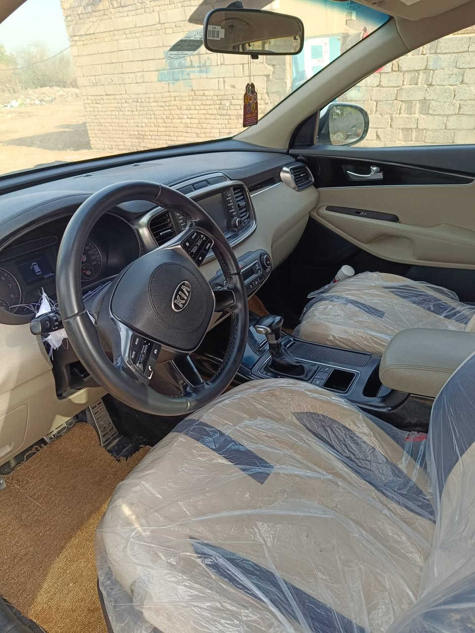 سورنتو 2020 خليجي فول واحد على واحد مكفوله مكان السياره الديوانيه ***********
