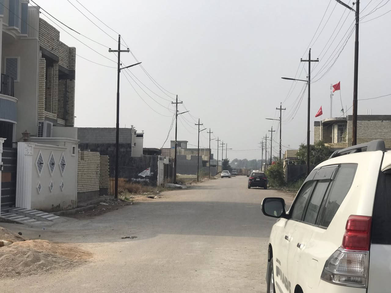 سلام عليكم تتوفر قطعه ارض مساحه ٢٦٠ متر واجه ١٣ ونزال ٢٠ كامله الخدمات عل شارع العام تبليط خطين مياه اناره عرض الشارع ١٢ متر موقعها حلو عنوانها المحموديه شيشبار طريق بغداد حله للاستفسار ***********
