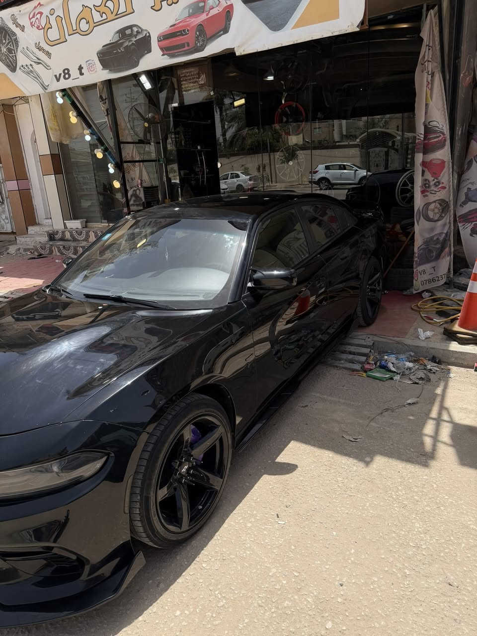 جارجر للبيع مديل ٢٢ ماشيه ٨٥ الف كيلو sxt محدثه جيتي حادث قطعتين جاملغ وبنيد لعنوان النجف رقم لهاتف *********** السعر ٢١٥

