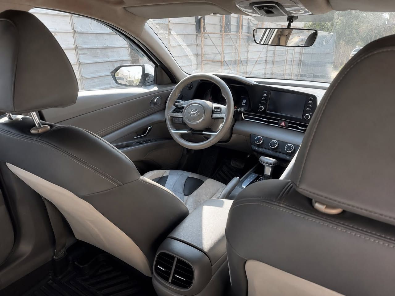 للبيع – هيونداي النترا خليجي

🚘 النوع: هيونداي النترا
🎨 اللون: أبيض
🛡️ الكفالة: كفالة عامة عدا ربع الباب الخلفي جهة السائق
📏 الممشى: 150,000 كم
💰 السعر: 16,500 دولار
الموديل:2023
مواصفات السيارة:
✅ محرك 2.0 اقتصادي وقوي
✅ ناقل حركة أوتوماتيك
✅ تبريد ممتاز
✅ مقاعد نظيفة ومريحة
✅ إطارات بحالة جيدة
✅ سيارة نظيفة وجاهزة للقيادة

📞 للتواصل والاستفسار: ***********
