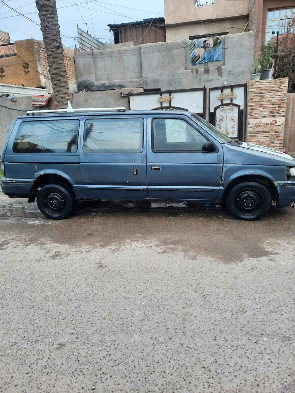 السلام عليكم ورحمة الله وبركاته دوج للبيع الطوله رقم نجف موديل واحد ٩١ راعيه يريد تحويل بل نجف من بغداد نواقص السياره لاستيك ولف ونقص الجامه الخلفيه عليه الجامه الخلفيه وباور ستيرن وهاي كدامك السعر ٢٠ رقم *********** وخادم نخم تأير وباتري جديد ونوزلات وفيت بم جدد
