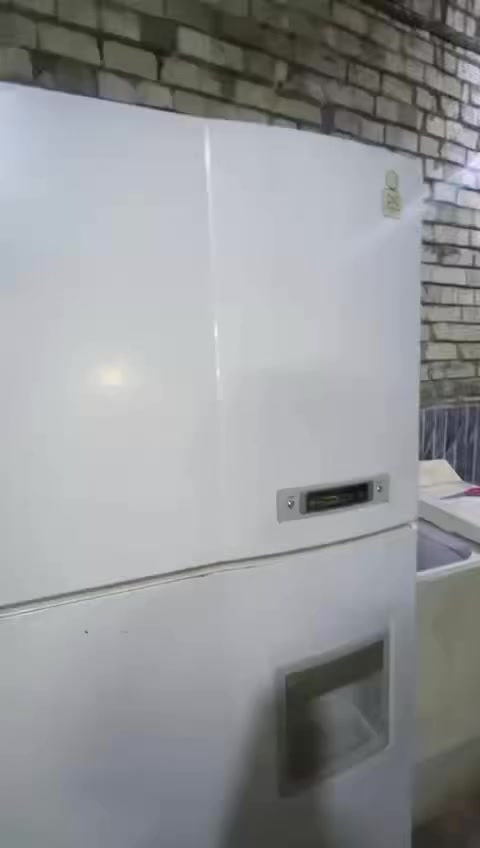 السلام عليكم  ثلاجه للبيع معروضه ب 400 وبيها مجال للشراي مكاني سكينه الزراعي 2/11 قرب بنزين خانه الجبهه


**إذا كنت صاحب هذا الإعلان وتريد حذفه لأي سبب، رجاءا أرسل رسالة إلى الدعم الفني**