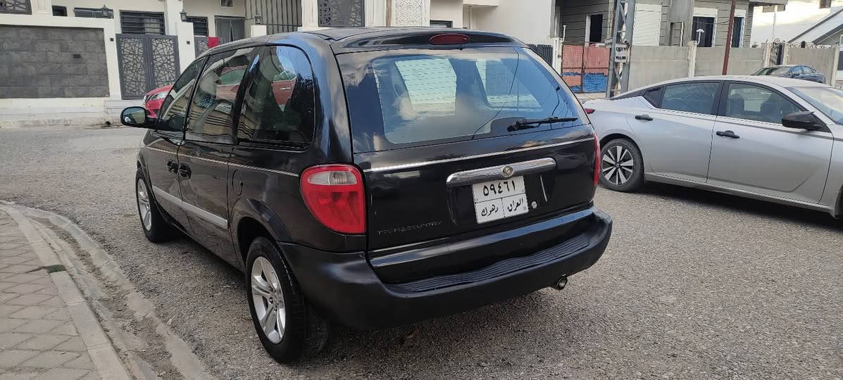 دوج كرفان موديل 2007 كير محرك شرط 3300 صدر امامي خلفي جديد تخم تاير جديده كهربائيات  كلها شغاله وتبريد تدفئه شغال قطعه وحده سياره بيها سقف بونيد جارد مابيها صبغ ولا ضربه دواخل سياره حلوه بلاديه رقم سياره دهوك سنويه منتهيه صار سنتين سياره بسمي مكان سياره بكركوك سعرها 68 بيها مجال ***********
