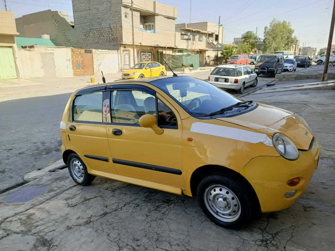 السياره مكينه تعمير جديد
تخم تاير رقم انكليزي 
السياره امصفره هيئه وغرامات 
جديده وبسمي اني شرعيها 
رقم نينوى ,2011
سعرها 38وبيها مجال الطيبين
***********
