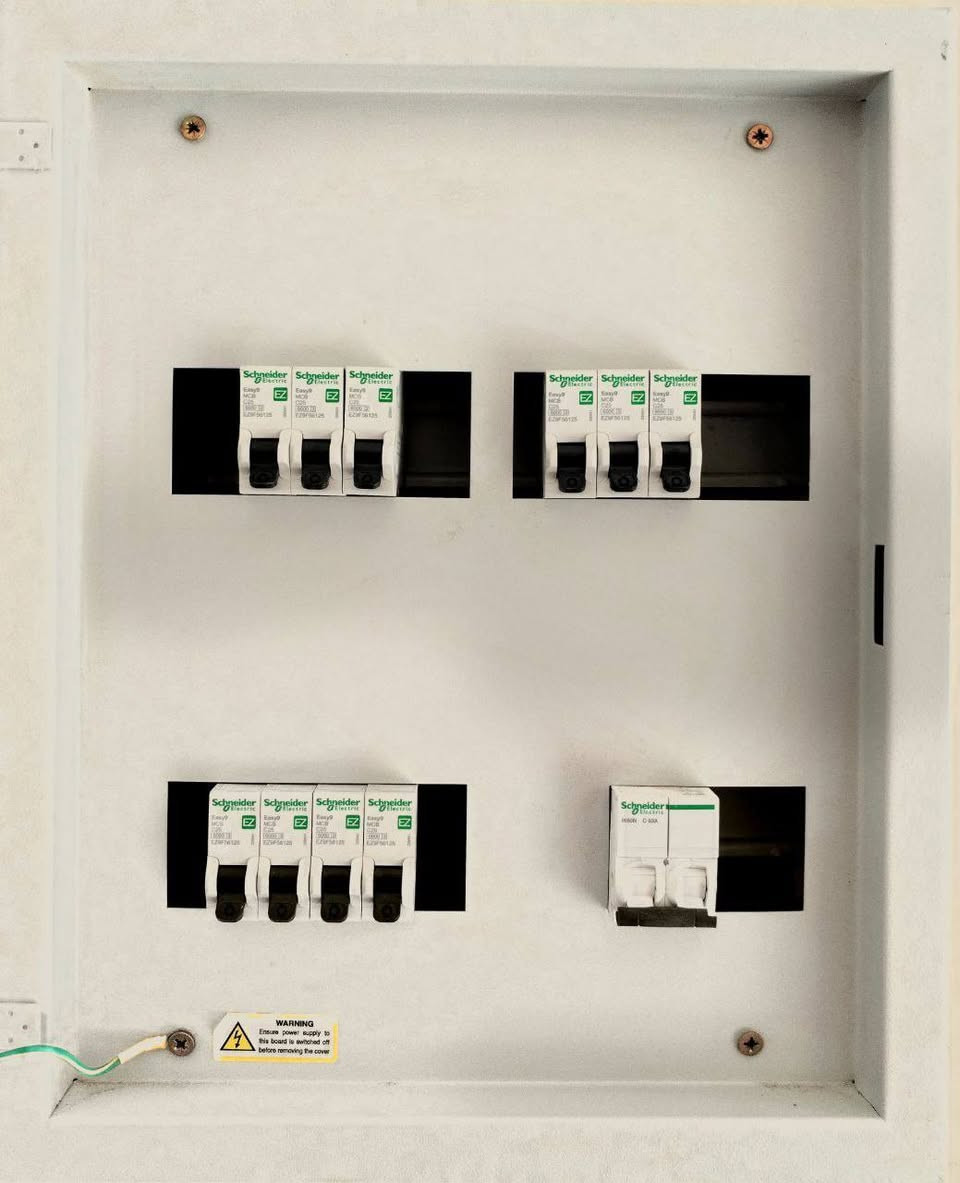 إنَّ الأجسادَ لتتعبَ من الراحةِ، فأريحوها بالعملِ
*********** أبو مجتبى
