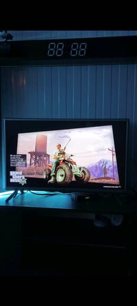 🎮 للبيع بلايستيشن 4 (PS4) بحالة ممتازة 🎮  ✅ بلايستيشن 4 نظيف جدًا، وكا...