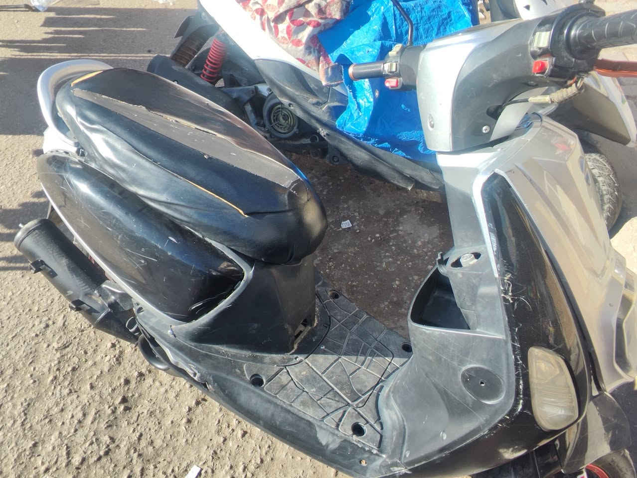 السلام عليكم درجات بوليسي لبيع السعر 350وبيهه مجال قليل العنوان حي الغدير قرب الصوره الرقم ..***********
