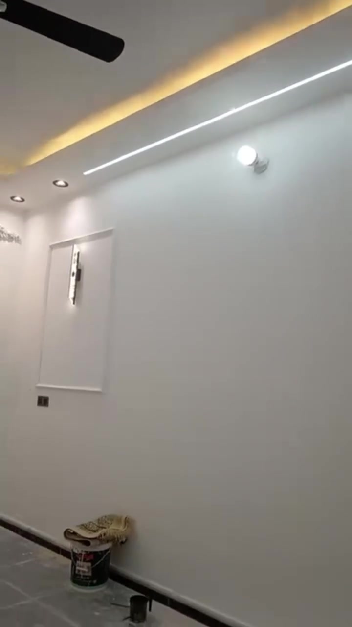 بيت للببع
موقعة حي سعود ثاني نزلة
مساحة ١٦٥
يحتوي على ٣غرف
واستقبال 
للستفسار ***********
