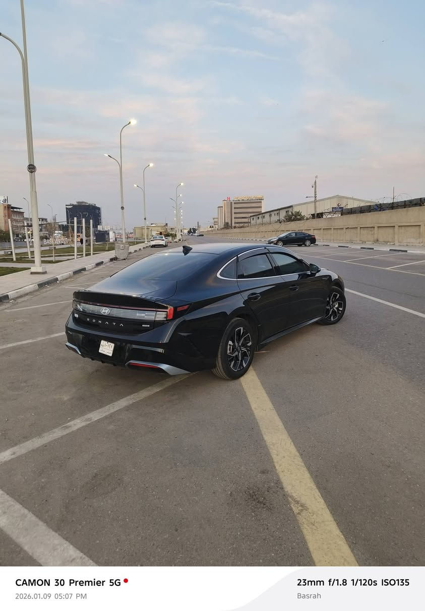 سوناتا 2024 شكل جديد
زيرو 1500 ميل 

محرك 2.5

گير 8 نمر

بصمة تشغيل 

دخول ذكي 

مقعد السائق كهربائي 

 4 وضعيات قيادة

جنطه ذكيه

ترحيب عند التشغيل

شاشه كبيره 

كير تعليك 

اوتو هولد 

رادار

نقطة عمياء

تحديد مسار

تحكمات ستيرن كاملة. 

 بنيد و چاملغ ايسر تعديل بارد فقط . كفاله من التبديل و الصبغ

السعر 212  فحص مؤقت / مكاني بصره 
***********
