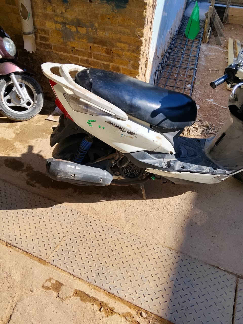 سلام عليكم ثعلب  للبيع يوشه 58  او نص شغاله كهرباءيات سلف كامله مكمله سعر 350 وبيه مجال حك الجيه  للتواصل رقم ***********
