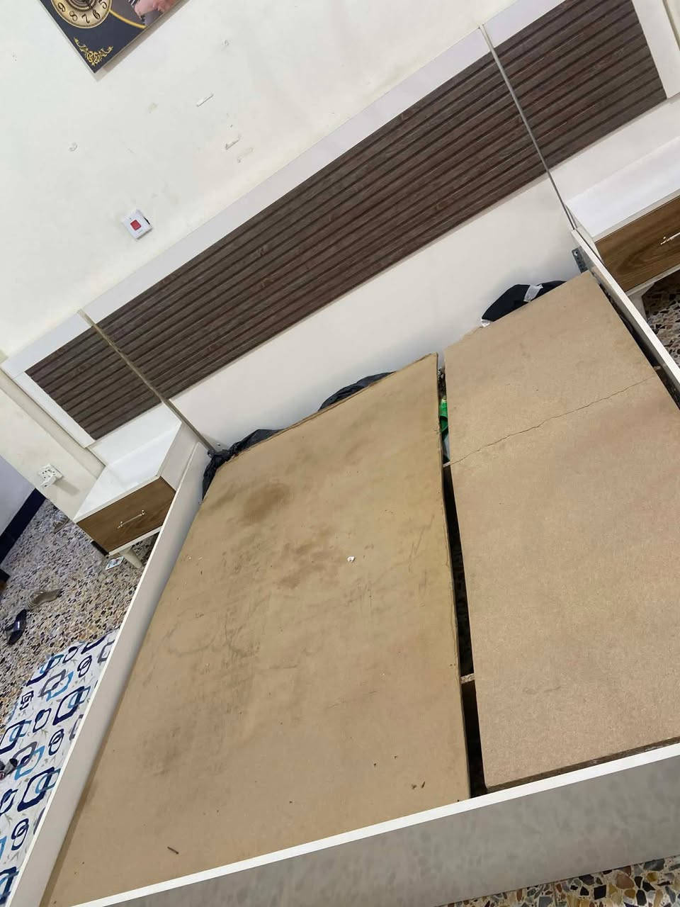 سلام عليكم غرفه للبيع سعر ٢٧٥ قفل مثل ماموضحها بصوره ٥ قطع نضافه ٧٥ الى٨٠ بـ ١٠٠ مابيها اي كسر غير ال جوه دوشك وحده منهن وما ماثره عنوان بياع


**إذا كنت صاحب هذا الإعلان وتريد حذفه لأي سبب، رجاءا أرسل رسالة إلى الدعم الفني**