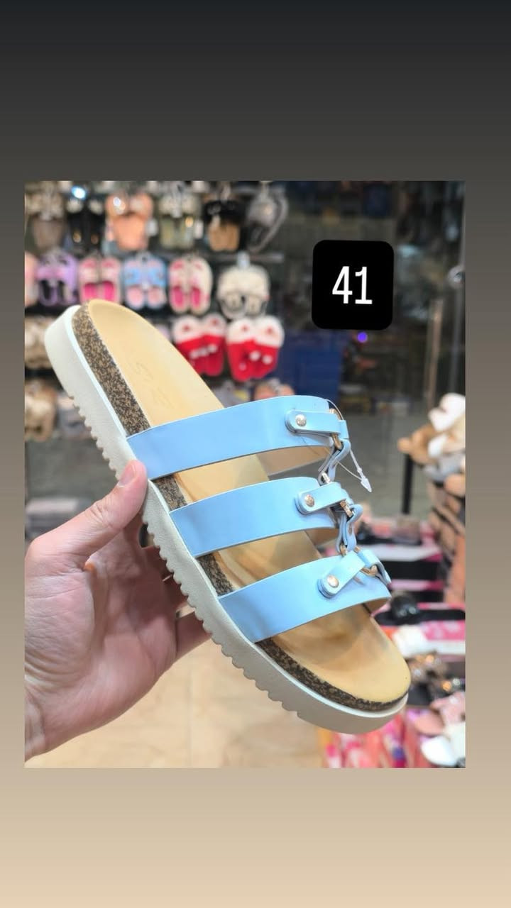 😍🔥عروض تخفيضات قطع اخيرة 😍 عروض تخفيضات 🔥😍

#ملاحظة المباع لايسترجع رجاءً يستبدل فقط وبدون احراج ✋✋

#ملاحظة جوه سعر الجملة 💥💥

   💥شحاطة نسائي أنواع الشحاطات بس ب 5.000 الاف 💥

🔥🔥5.000 الاف بس. 5.000 الاف بس 🔥🔥

❣️الموديل الي يعجبج اخذيله سكرين ودزيلنيا وتدللين ❣️

             💥💥قياسات داخل الصور فقط  💥💥

يتوفر توصيل داخل قضاء عنه الف دينار 🚕🚕

يتوفر توصيل داخل المحافظة 🚕🚕

يتوفر توصيل لكافة محافظات عراقنا الحبيب 🚕🚕

للحجز والاستفسار يرجى مراسلة الصفحة 📬

او الاتصال ع الرقم التالي/*********** متوفر واتساب
