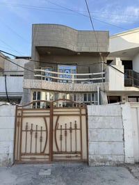 للبيع 100م نظيف 3 غرف وصالة ومطبخ وخدمات موقعة حي الجهاد الألفين شارع ...