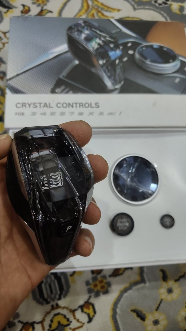 قبضة كريستال 
هذا مقبض ناقل حركة كريستالي مصمم ليناسب موديلات سيارات BMW متنوعة، بما في ذلك الفئات X5، X6، X7، و 3 Series
السعر 50 الف للعلم سعرها ب 150 الف


**إذا كنت صاحب هذا الإعلان وتريد حذفه لأي سبب، رجاءا أرسل رسالة إلى الدعم الفني**