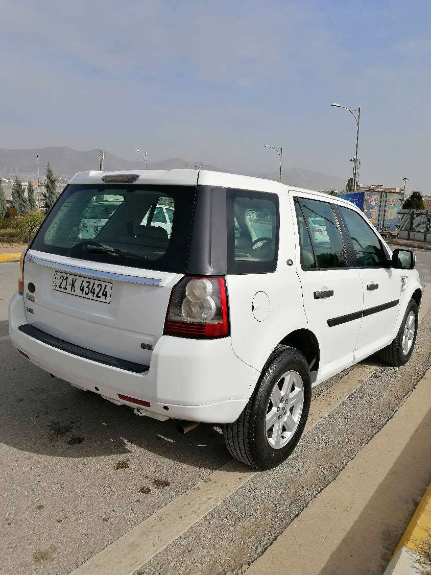 لاند رۆڤەر 2011 دەبڵ گێڕ و دەبڵ ئەکسل 
گێڕو مەکەنەی بە شەرت و چوار جام کارەبا و بەسمە سەیارەکە بێ بۆیاخە 

90$ و مەجالێکی کەم  
*********** السليمانية, العراق
