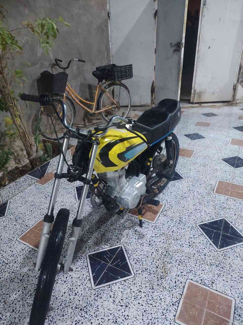 السلام عليكم دراجه داوات نامه دراجه حلوه ونضيفه مكينه ناعمه حلوه للبيع سعر 475 وبيها مجال حك جيه للشراي مكان بصره قضاء صادق بني منصور قرب الامام احمد ابن علي(ع) تواصل ***********.  ***********
