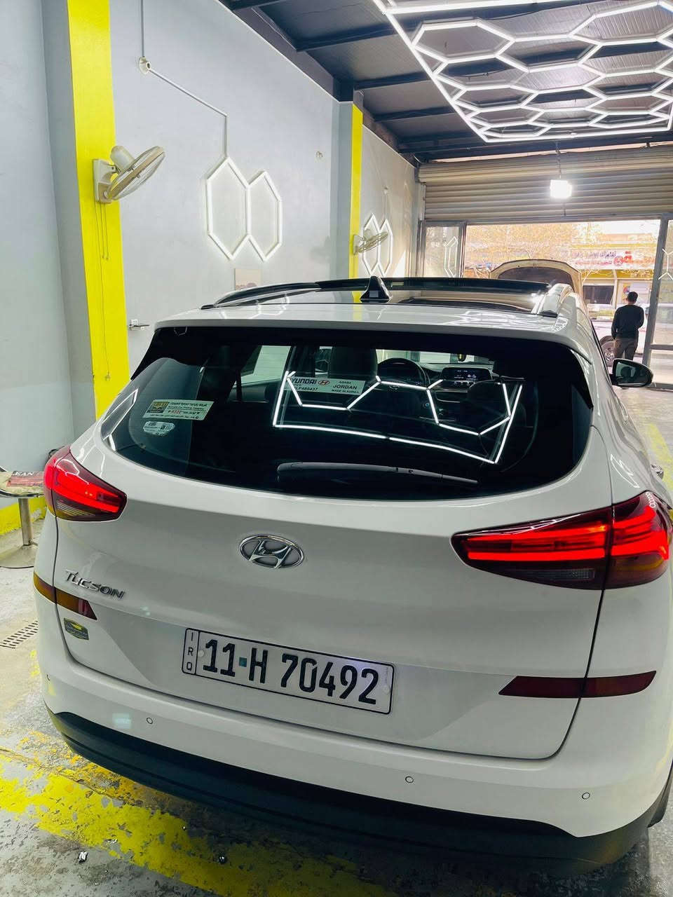 السلام عليكم هونداي توكسان موديل 20 خليجي مكفول من الحادث والصبغ مكفول والسيارة فول الفول الكير والمحرك مكفولات
فتحة سقف بانوراما 
بصمة ابواب وتشغيل 
المقاعد الامامية كهرباء 
انظمة قيادة 
تبريد قطعتين 
تحكم ستيرن 
اشاير مري 
مري شفط
ماشيه 83
مكانها ديالى وسعرها 215 للاتصال 
***********
