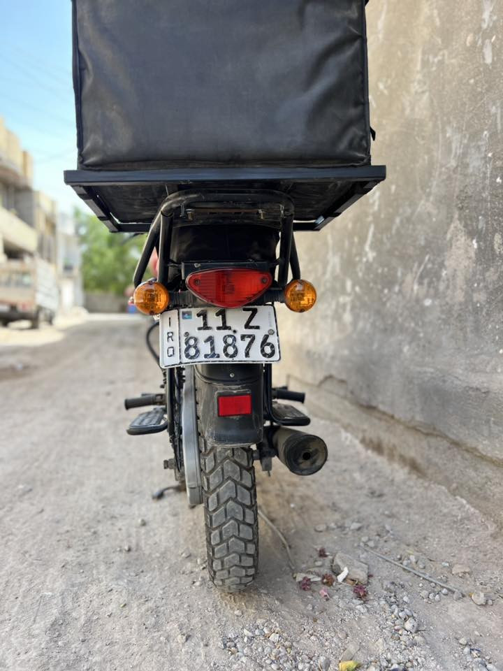 موديل ٢٣ مرقم بغداد وجاهزه مناقصها شي تحويل ثاني يوم ماشيه ٢٥ الف مجفته جديد محرك ناعم هاي نضافتها كدامكم تجي تفحص وتقتنع وتاخذها من باب البيت واني بلخدمه سعرها ٢٣٠٠ رقمي *********** مكاني بياع.
