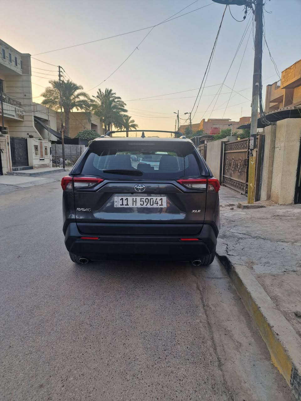 راف فور XLE  وارد امريكي موديل 2019 رقم بغداد سنويه بأسمي 
 ماشيه 55 الف 
ألسياره مفوله مواصفات ( بصمه ، فتحه ، كشن كهرباء ، داش كام CAM DASH اماميه وخلفيه , اناره LEDداخليه تفاعليه ، تدفئه كشنات ،قطعتين تبريد ، اشاير مري ، نقاط عمياء ، رادار امامي وجانبي ، اوتو هولد )
حادث السياره جانبي وسطحي جاملغ وباب مصبوغات بدون لا لغد ولا شاصي  .
دعاميه بلاد تخم تايرات وصدر جديد .
العنوان بغداد / ألدوره 
***********
