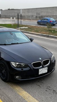 BMW e93 موديل 2008  مكينه n52 b30  ويل 17 تخم تاير جديد  صدر كله جديد ...