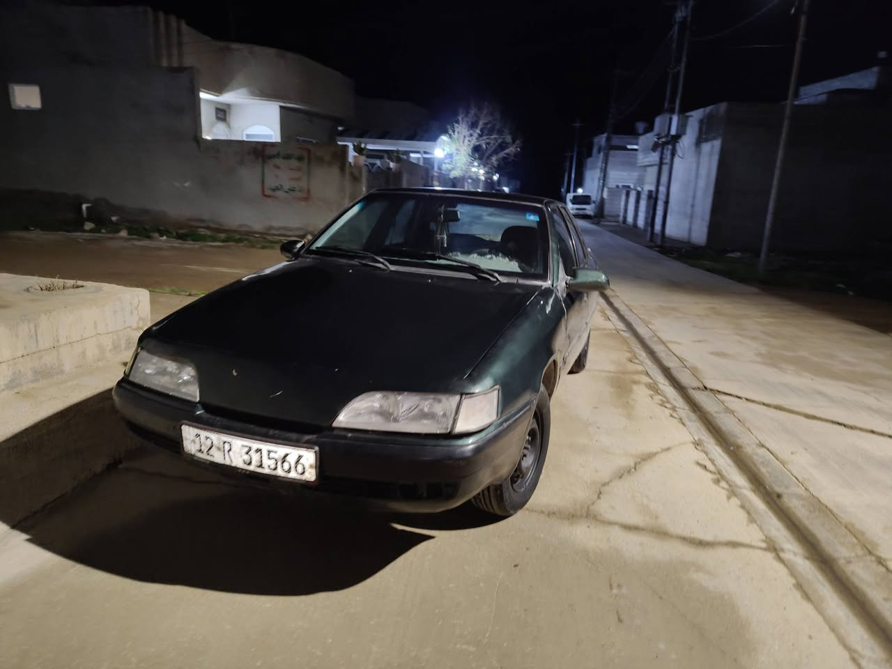 سلام عليكم سياره للبيع دايو موديل 1994 محرك 16 شرط المحرك شرط الكير عادي مصبوغ جماليه مكان السياره موصل سهل نينوى الرقم كورك *********** 
***********
