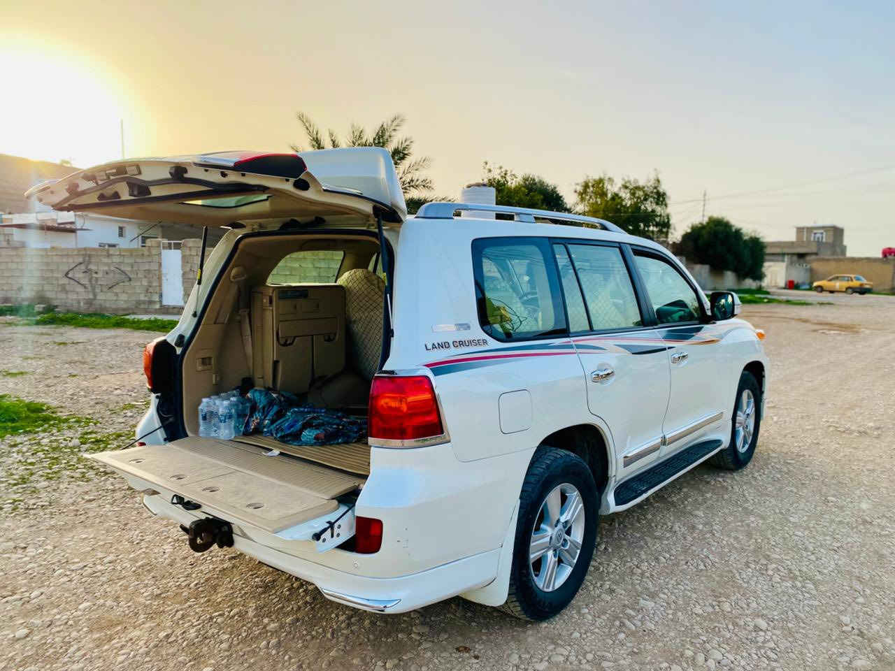 سلام عليكم لاند اكروز للبيع اسليمانيه 2015 بريم ديفيدي معروف مواصفات البريم والسونار موجود  الاتصال ***********
