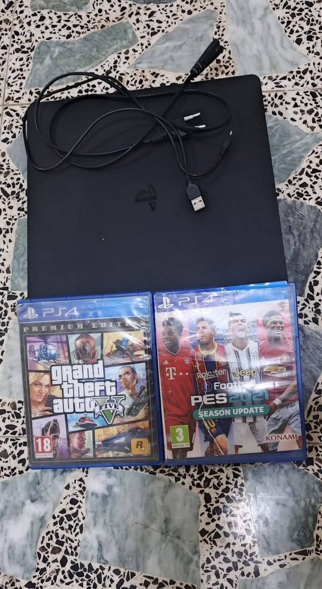بلي فور (4) للبيع
استخدام قليل . مامفتوح 
الاقراص
1ـــ بيس 2020 
2ــ GTA 
السعر  220
وبي مجال
بي مشكلة واحدة فقط ( عطل في زر التشغيل)(يشتغل عن طريق اليدة)
العنوان كربلاء المقدسة
‏‪***********‬‏
