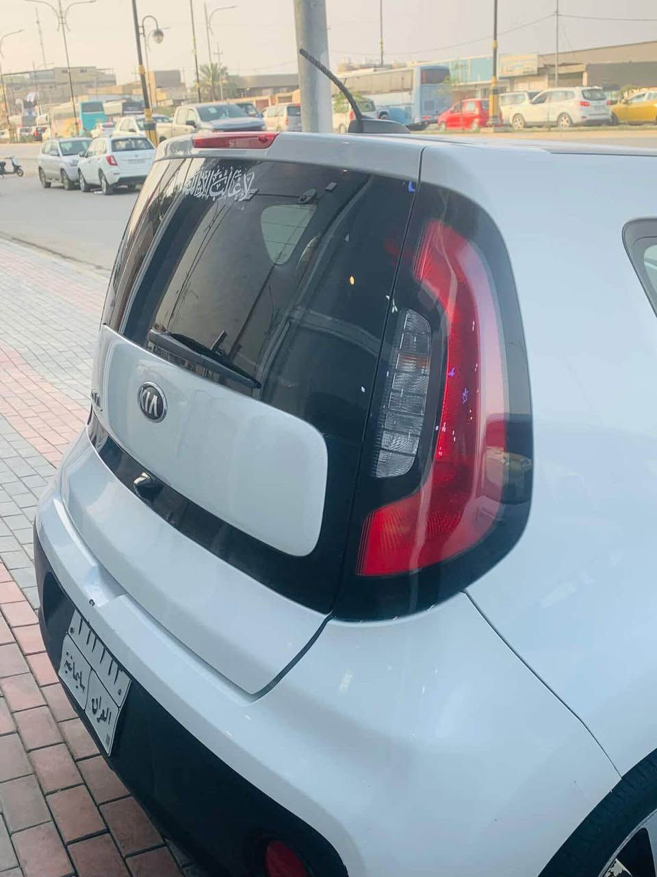 صول موديل 2017 ماشيه 95 الف امريكي حادثه جاملغ وخشم البنيد محرك 2000 باقي البدي كفاله عامه فول مواصفات عدى الفتحة 
بصمه شاشه كامرة دوارة رادارات تحديد مسار كشنات جلد كشنات كهرباء تدفئه تبريد بالكشنات وبيه بعد هواي مواصفات السعر 122 وبيه مجال 
مكان السيارة كربلاء طويريج 
للستفسار *********** كربلاء, العراق
