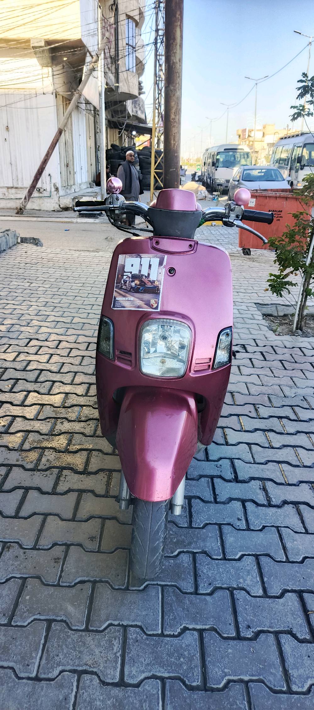 دراجة بوليس نوزل صارلهة اربع اشهر من طالعه من المعرض مختمه ونضيفه 