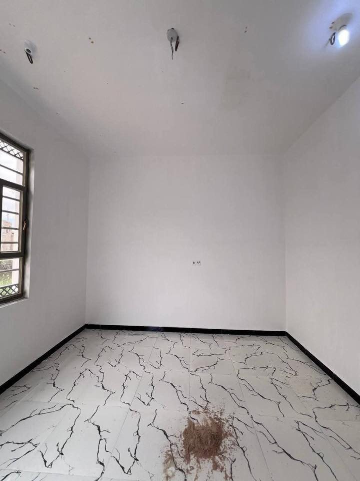 دار سكن #للبيع 🏠
ملك صرف زراعي عراقي نموذج 25
تقابل ابو الطابو مباشر .
#المساحة :: 160م / والخلف نهر 
البناء حديث وشغل مرتب وسعر مناسب 
#السعر :: 63 مليون قابل للتفاوض
📍 ابي الخصيب - العوجة - مدارس سهل الخصيب
#يحتوي :: طارمة . استقبال . صحيات خارجية .
صالة واسعة . غرفتين منام . صحيات داخلية .
مطبخ . منور خدمات ( كيزر مع ماطور بوستر )
#للإستفسار ::***********
