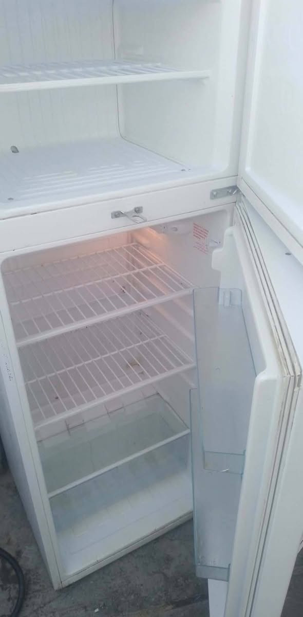 ثلاجة للبيع ١٥٠ واتي ٥٠ وطيلة ٢٠ للبيع


**إذا كنت صاحب هذا الإعلان وتريد حذفه لأي سبب، رجاءا أرسل رسالة إلى الدعم الفني**