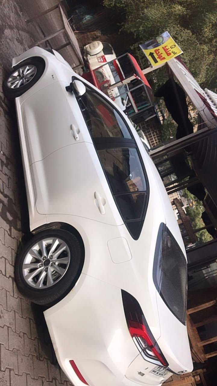 سلام عليكم سياره كورلا صيني شكل الخليجي   هايبرد 2025 فول مواصفات محرك 1800  ماشيه 15الف ماشيه السعر 155ورقه وبيها مجال ***********
