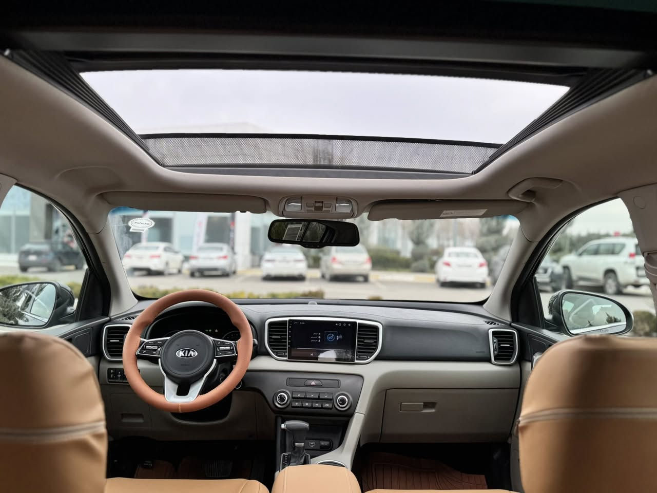 كيا سبورتاج خليجي 2019 
موديل ٢٠١٩
سيارة مكفولة كفالة عامة بيدون صبوخ بيدون تعديل 

مواصفات بانوراما - كشنات جلد - تبريد قطعتين - خمس ويالة - نيضام ئيكو 
محرك دوش مامفتوح شرط 
سيارة جديدة لوك 

سعر ١٨٥ $ ورقة بيها مجال 

مكاني السليمانية 
***********
