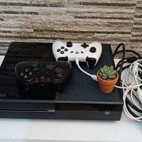 Xbox One Fat • هارد ٥١٢GB • ذراعين وايرلس سلكي