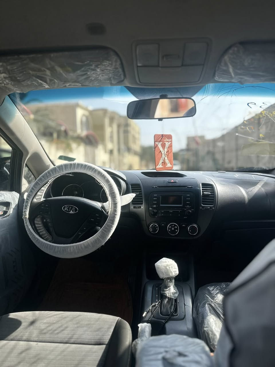 السلام عليكم فورتي 2015كفالة سرقة وكص وانتربول السياره جهازه للأخير مابيها اي نقص السعر ٥٣ العنوان بصره بس طار البنيد وتعورن التكم السياره السنوية ضاعت مني بيها واجهة بل مرور السياره حلوه متعوب عليها ***********
