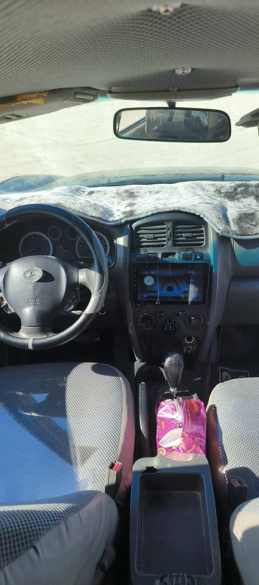 سلام عليكم سياره سنتافيا موديل 2006 لون اسود ◼️ كير +محرك كفاله جدد تخم تاير جديد 
باتري جديد دوشمه جديده السياره مفروشه عازل
صوت من الدشبول لل جنطه السياره مصبوغه 
عام ولصبغ انت شوف بعينڪ...  للبيع او للمراوس..  عنوان السياره ديالى رقم صاحب السياره 👇  السعر 60ورقه وبيها حك الجيه   ***********
واتساب ***********
