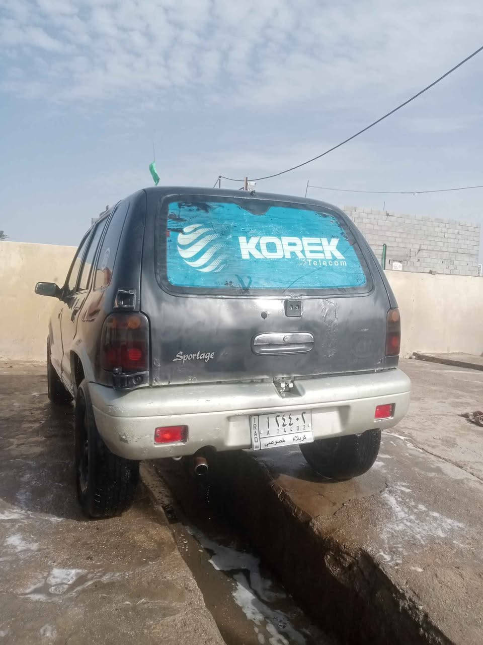 كيا سبورتج موديل1995اصوليه وصاحبها الشرعي يريد تحويل محور مكينه ونجي 4سلندر وكير دي فور جدد تخم تاير جديد كهربائيات شغاله جام شغال نضيفه ومرتبه ومصبوغه عام للجماليه 
رقم تلفون *********** Singapore
