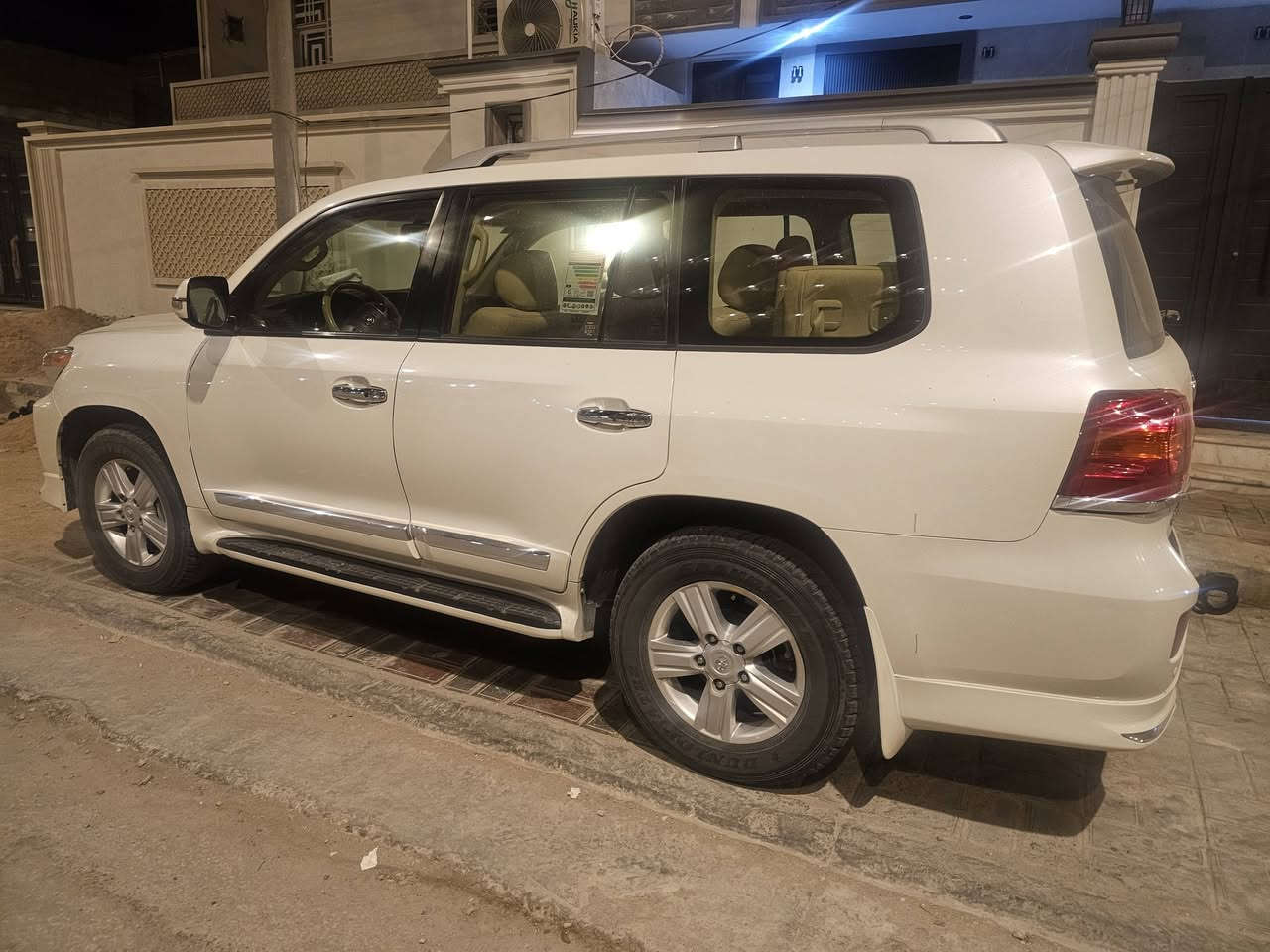 لاندي كروز مديل 2012 محرك 4600. V8سونار السياره عدد ٢ رقم بغداد  ماشي 100السعر 35000 $ مكاني كربلاء ***********
