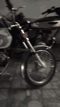 دراجة ابيض تايكر 21 مكينة بشرط صرف بخار بشرط فقط قبق فينس مفتوح كهربائيات بشرط جسمة كلا بلاد عنوان كركوك حي عسكري تواصل ***********
