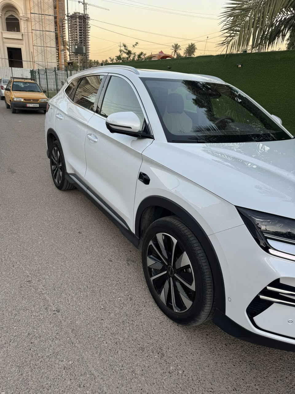 السلام عليكم اخوان ..
بي واي دي سونك بلاس موديل 2025 byd سونك بلاص فول 1/1

مكان السياره : بغداد / البياع / حي الرسالة الثانية 
سعرها 32.500.000مليون دينار وبيها مجال 
تواصل  واتساب فقط : ***********

سيارة ماشية 11.500الف كيلو متر
رقم بغداد بأسمي تحويل مباشر

مكفولة كفالة عامة من كلشي غراضه كامله 
من ارضيات من فومن منفاخ اطارات و شاحنه الاصلي 

لون سياره  ابيض داخل السيارة ابيض 
مواصفات : سقف بانورما  جنطه كهرباء كشن كهرباء السائق 
اوتو بارك 13 كامرة كامرات 360 حساسات 360 امامي خلفي
رادارات 360 قيادة شبه ذاتية كروس مثبت سرعة بريك طوارئ
داش كام DVR دخول ذكي و تشغيل ذكي و تشغل عن بعد 
اضائه محيطية على الدشبول والابواب متغيرة اكثر من 64 لون
+ فتح الصندوق عن طريق البصمة ، بطارية 120 كيلو الجبيرة الي تدعم الشحن السريع للسيارة
