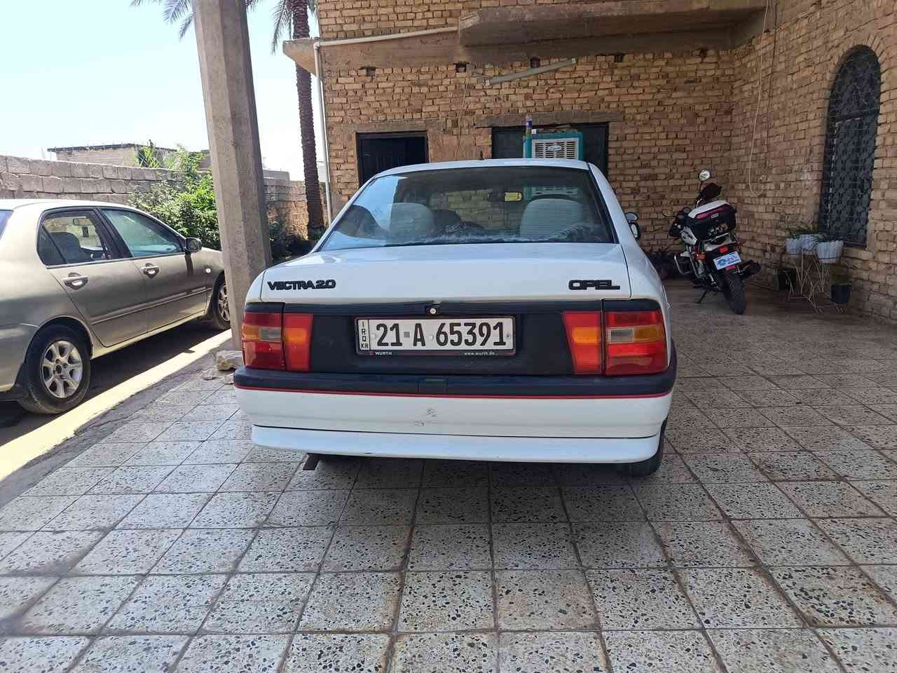 سلام عليكم للبيع اوبل فكتره موديل ٩٥السيارة فول جام كهرباء كير اوتماتيك محرك كير صدر تخم تاير جديد تبريد كان يشتغل عندي وفصل فجه ماعرف شبي غاز او غير شي مادري سياره بلاديه بيه بس جاملغ خلفي طخه خفيفه سياره جاهزه من كلشي سنتر لك ريمون رقم اربيل دولي تحويل مباشر مكاني بلد *********** سعر ٤٣ وبيه مجال قليل
