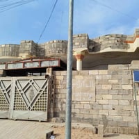 من رخصة الادمن بيت ومشتمل معروض للبيع يتكون من غرفه ومطبخ وصاله وهول و...