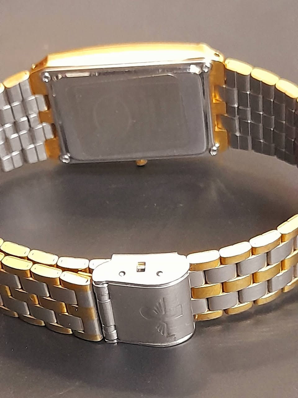 Costa silver 💥 
جوفيال سويسرية  اصليه  كوارتز  كلاسيك  بطاريه  طلاء دهب  عيار  ٢٢ بلزقه  الفابريكا  بالعلبه الاصليه  حاله  ممتازه  كما  هو  موضح  بالصور  😍😍
📌العنوان: طنطا شارع المديرية.
                 طنطا شارع الجلاء
جنوب سيناء. شرم الشيخ .السوق القديم مول تيران محل ٨٠
للتواصل والإستفسار على رسائل الصفحة أو واتس 01000188248

متاح شحن جميع المحافظات.
الدفع فوري .فودافون كاش أو عند الاستلام 

#كوستا_للفضيات #فضه #انسيال #احجار_كريمة #دلاية #Costa_sliver #silver_jewelry  #silver #ring #bracelets  #stones #gemstone #sale #watches #swisswatches #silverstone  #gift #Pandora 
#Fashion #fashionlover  #pandent  #sterlingsilver #pearls #jewelryfactory #manufacturer #silvermaker #daily #jewellerydesign


**إذا كنت صاحب هذا الإعلان وتريد حذفه لأي سبب، رجاءا أرسل رسالة إلى الدعم الفني**