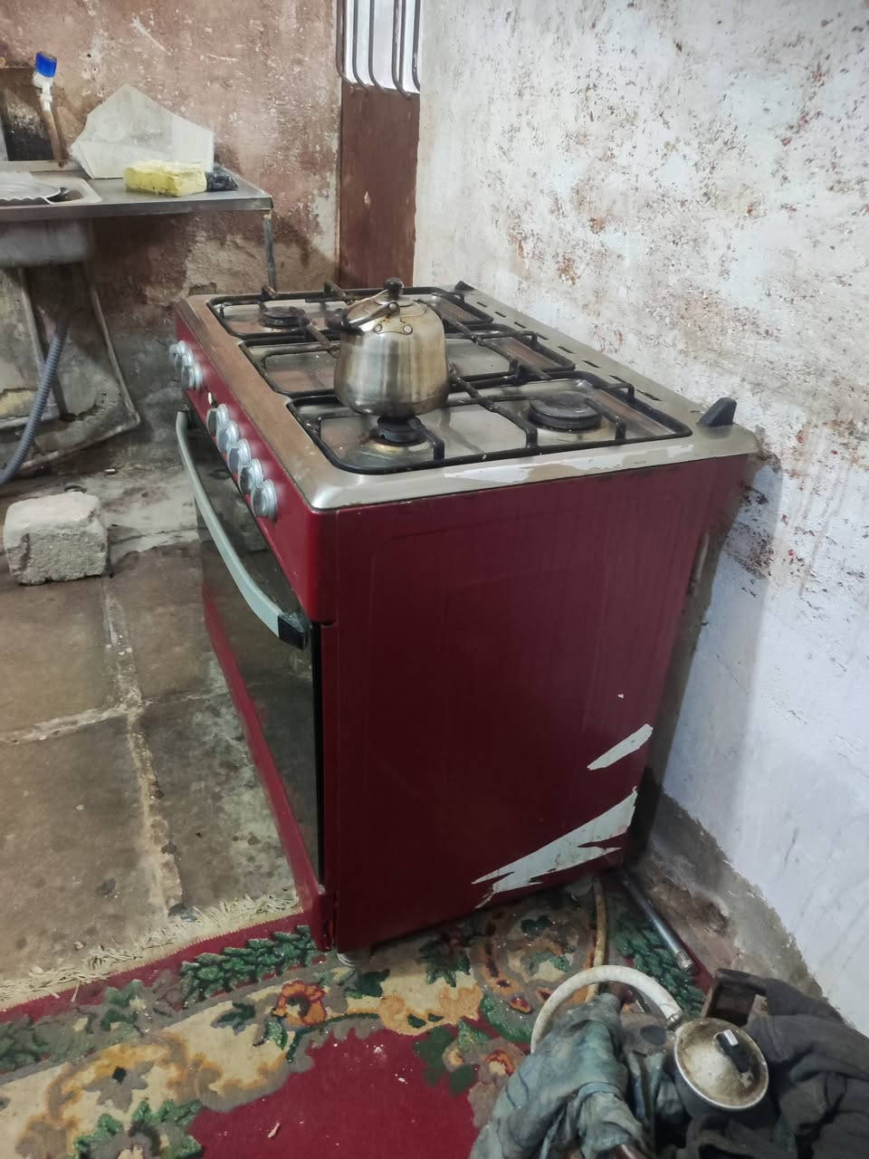 طباخ للبيع كله شغال هوه وفرنه طباخ نوعيته زينه ونضيف لشراي يتصل مكاني كربلاء امن داخلي***********لسعر 70 الف نهايته
