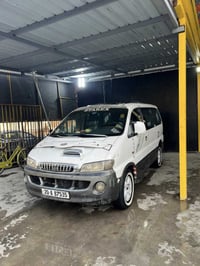 ستاركس ٢٠٠١ • محرك شرط • ٤ تايرات جديد