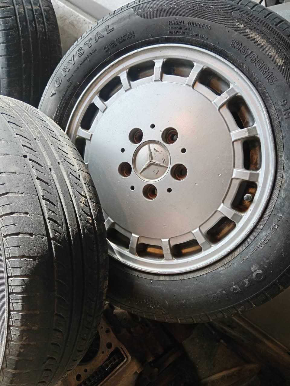 السلام عليكم
اخوان تخم ويلات مع التايرات للبيع مارسيدس دب حجم ١٥ سعرهم ٢٠٠ للتواصل
***********
