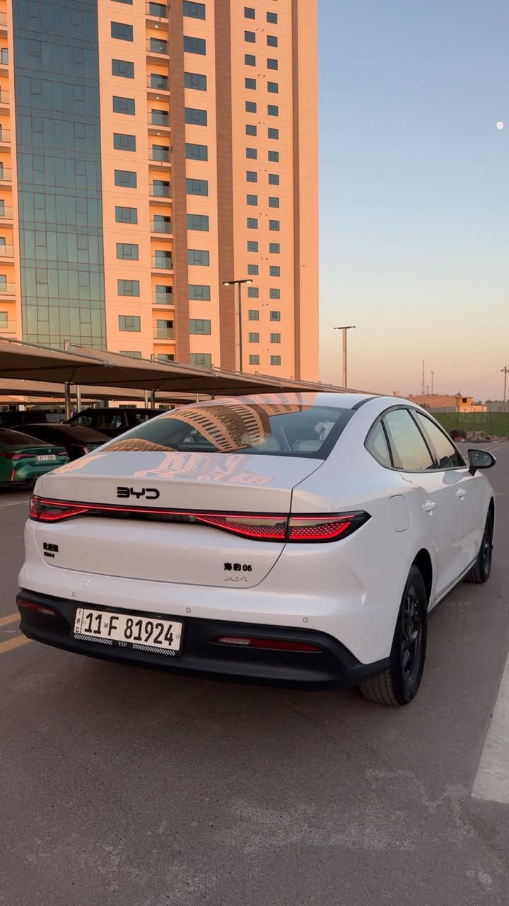 سلام عليكم
للبيع:  BYD SEAL 5
موديل: 2025 
رقم بغداد تحويل ثاني يوم
ماشية 14 الف الكلي  
بجم لد 
بكلايت لد
كامرة دوارة
شاشة
حساسات خلفية
داخل ابيض
قطعتين تبريد

كفاله من بارد وتبديل وصبغ
السعر: (19600000)مليون دينار عراقي
للاستفسار: ***********
العنوان: بغداد العامريه
