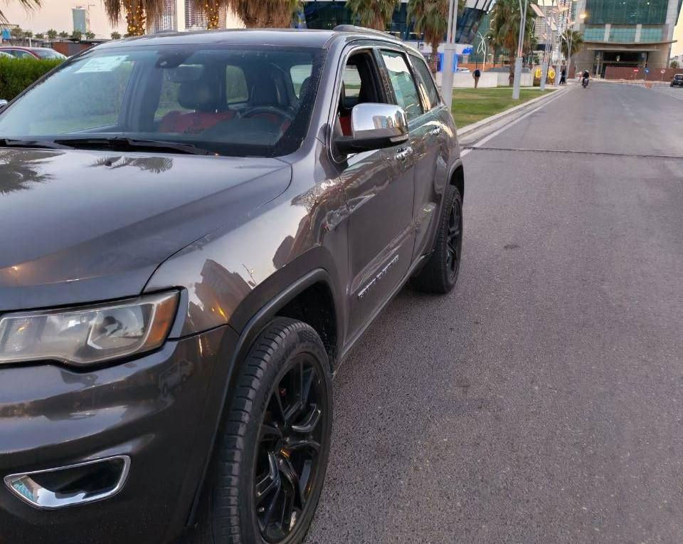 جيب گراند شيروكي موديل 2020  محرك V6 3600 السياره نظيفه كير ومحرك مكفول السياره ماشيه السياره فول موصفات 1/1 المكان بغداد. كرخ 

💎 ســعــر ✅ ::  الــرد تلقائي 📮

مواصفات:
فتحه سقف
مثبت سرعه
كشنات جلد تدفئه وتبريد
كشنات كهرباء
بصمه تشغيل
اشاير بالمري
مثبت سرعه
گير 8 نمر
قطعتين تبريد 
صندوگ كهرباء
ثلاث انظمه قيادهEco , Normal , Sport
حساسات خلفيه رادا باالمري
هيتر بالمري الجانبيه
السياره لمتدد 1/1 

للاستفسار 
***********
